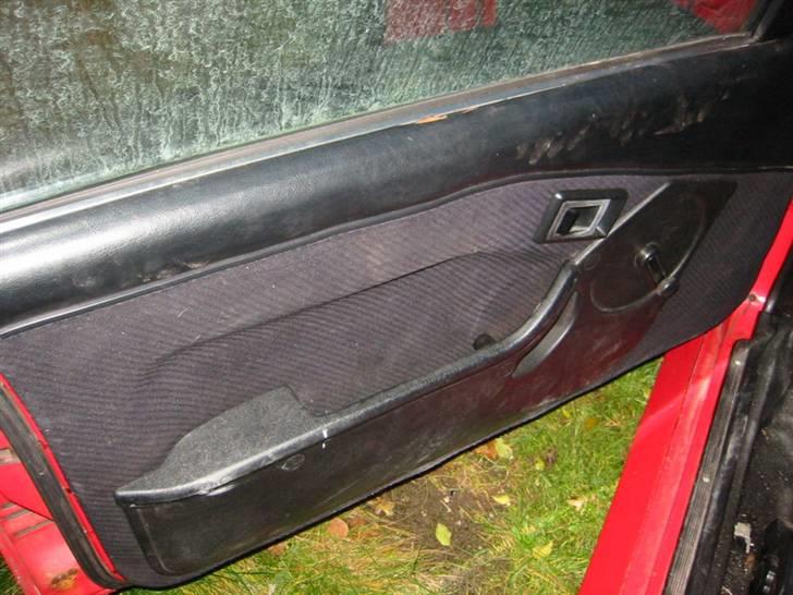 Toyota Mr2 - Aw11 "Solgt" - Kabinen i forbavsende god stand, ikke ødelagt med huller og højtalere. billede 11