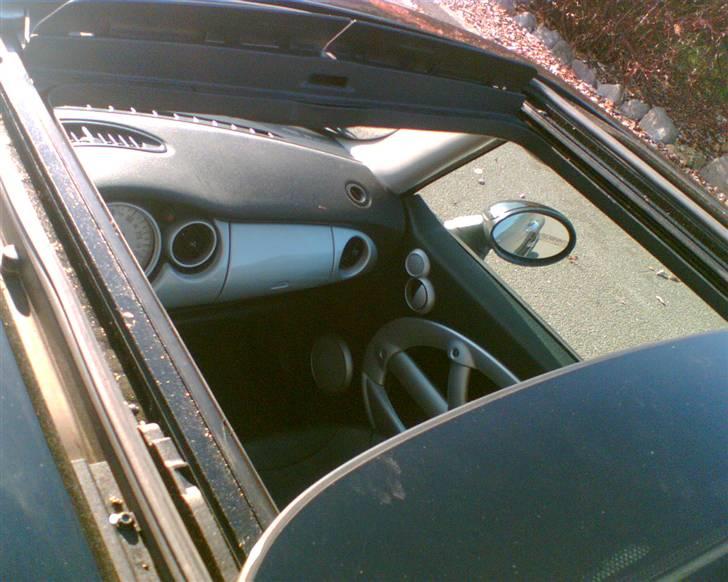 Mini Cooper - Et kig ned igennem panoram soltaget. når nu der ikke kunne blive råd til cabrio billede 7