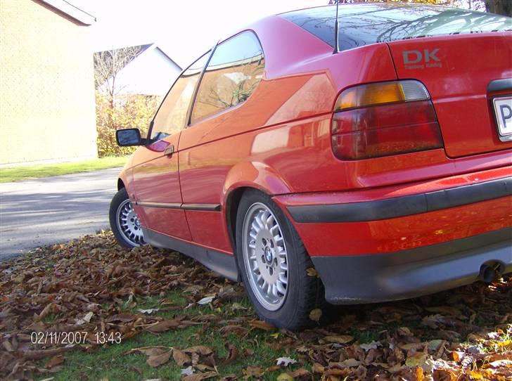 BMW 316 i compact " SOLGT" - Lækker bag fra billede 7
