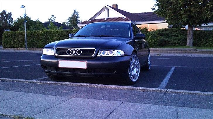 Audi A4 (B5) 1,8 Turbo - Front billede 1