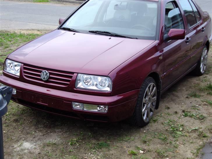 VW vento CLX - nyt billede, hvor man kan se alt er indfarvet og de nye fælge... billede 1