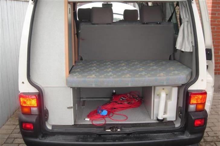 VW Transporter California - Bagagerum + vandtank billede 9
