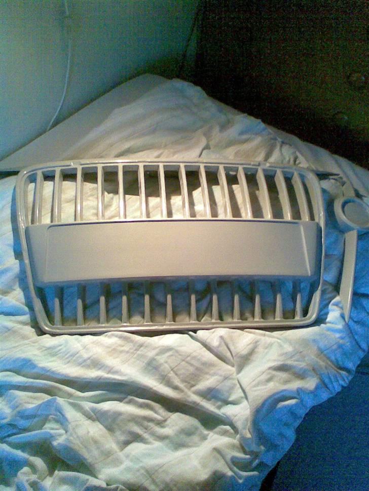 VW Polo 6n byttet med saxo - til den nye kofanger :) billede 7