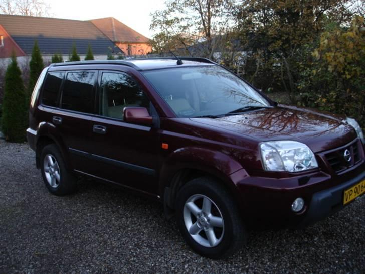 Nissan X-trail (SOLGT) - fra siden billede 4