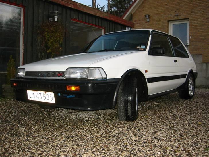 Toyota Corolla GT "Solgt" - En dejlig gammel Gt´er, ja og farven er fra 1985 som resten af bilen :-o billede 4