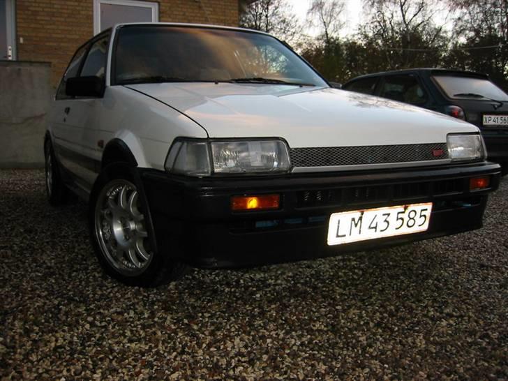 Toyota Corolla GT "Solgt" - En dejlig gammel Gt´er, ja og farven er fra 1985 som resten af bilen :-o billede 5