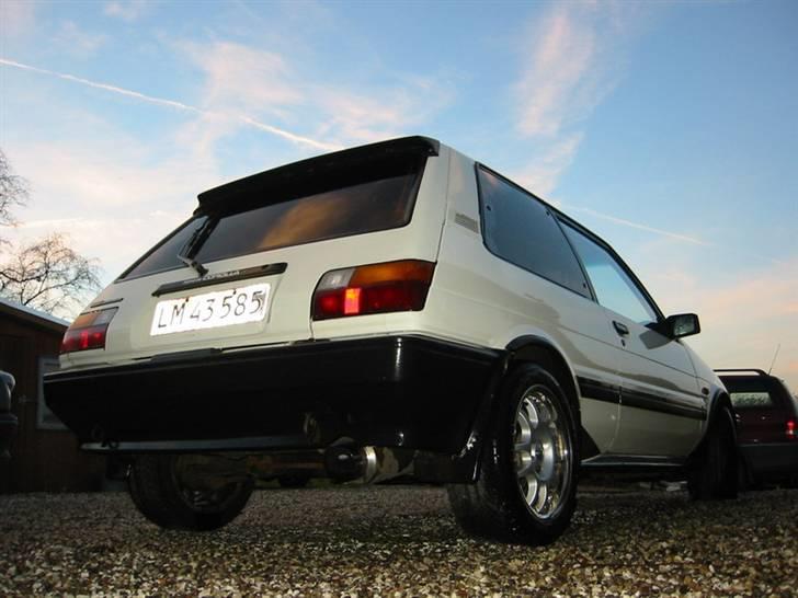 Toyota Corolla GT "Solgt" - En dejlig gammel Gt´er, ja og farven er fra 1985 som resten af bilen :-o billede 7