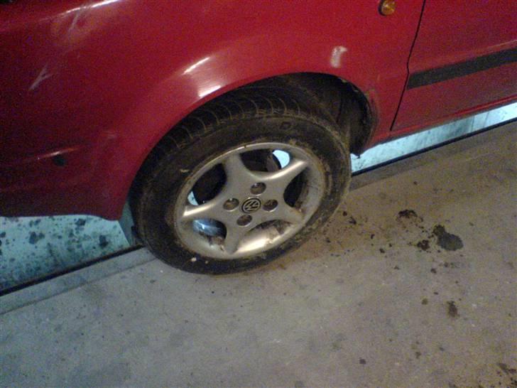 Nissan Micra k 10 Projekt solgt! - tja det er så mine sommerfælge.. billede 8