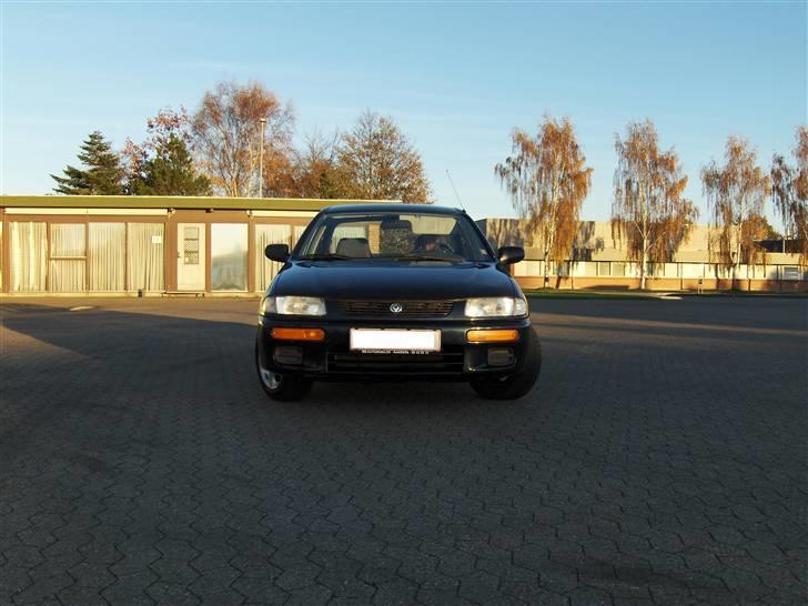 Mazda 323s (TOTALT SKADET) billede 5