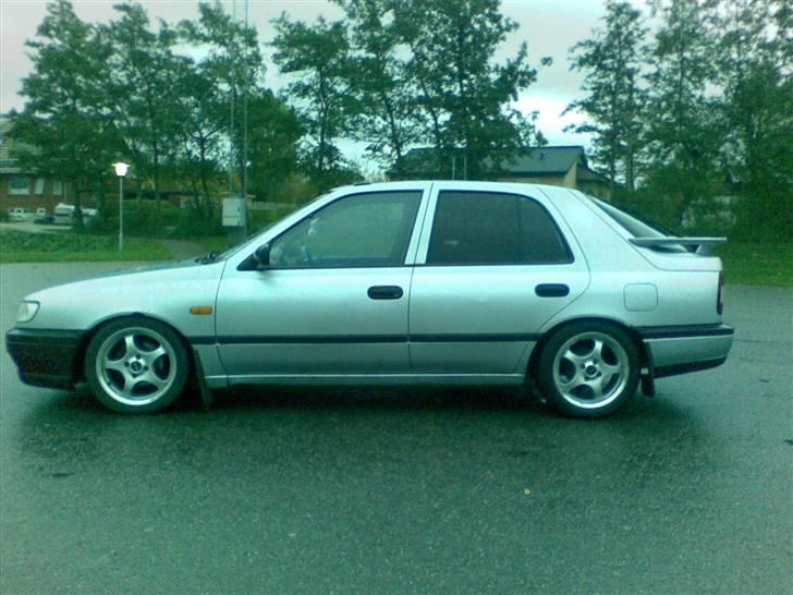 Nissan sunny (SOLGT) billede 1