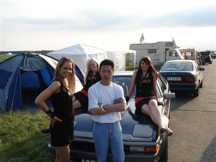 Toyota celica supra(solgt) - selv en gammel bil kan tiltrække opmærksomhed en gang imellem(dhb 07) billede 5