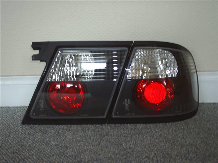 Nissan Primera 2,0 SLX (solgt) - De ny indkøbte Alteza lygter billede 6