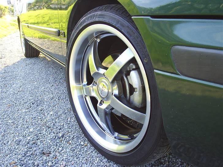 Nissan Primera 2,0 SLX (solgt) - Akuma Firefox Matcromepoleret 7x17" et40  monteret med 205/40-17" Good year Excellence  billede 8