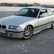 BMW E36 325i coupé