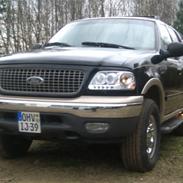 Ford Expedition - Triton V8