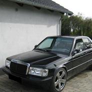 Mercedes Benz E190 *SOLGT*