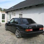 Mercedes Benz E190 *SOLGT*