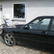 Mercedes Benz E190 *SOLGT*