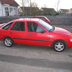 Ford Escort 1,6 CL *SOLGT*