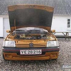 Peugeot 205 Mi16