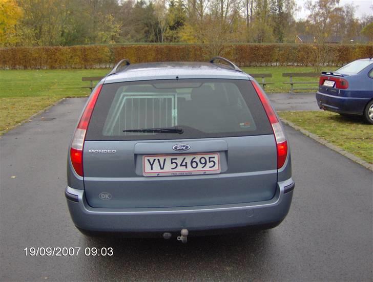 Ford Mondeo Stc. Solgt. - Tja et lille billede bagfra... billede 8