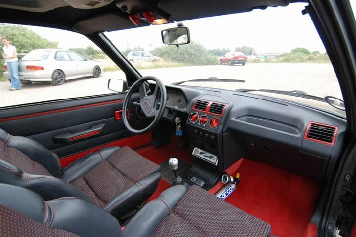 Peugeot 205 GTi        solgt billede 9