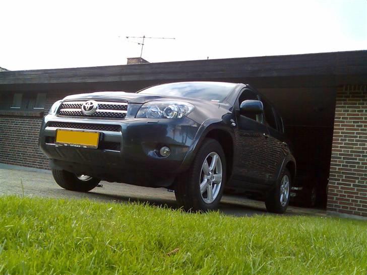 Toyota   RAV4 D-CAT - Godt jeg ikke er frø... billede 1