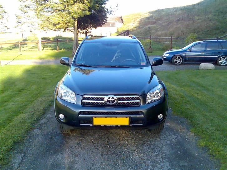 Toyota   RAV4 D-CAT - Strømlinet front... billede 6