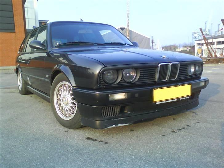 BMW 320i Touring E30 *SOLGT* billede 4