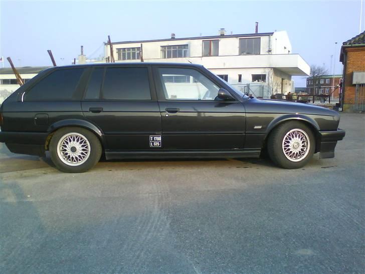 BMW 320i Touring E30 *SOLGT* - Sorte baglygter og en ordentlig skorsten.. :P Blir nok skiftet... billede 5