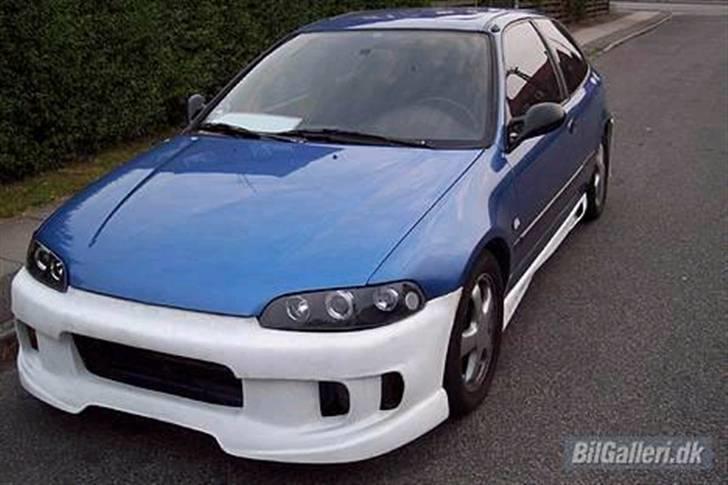 Honda Civic VTI "Solgt" - Overvejede skørter på et tidspunk men det kom jeg væk fra ;) billede 14