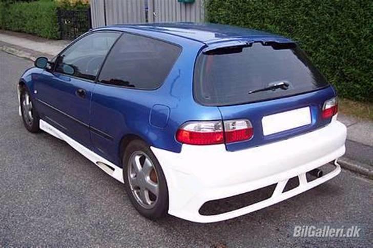 Honda Civic VTI "Solgt" - Overvejede skørter på et tidspunk men det kom jeg væk fra ;) billede 15