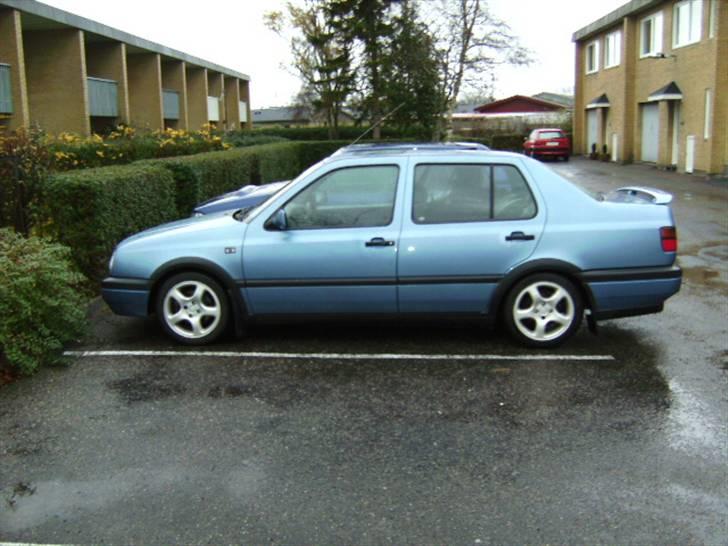 VW Vento 2.0i CLX SOLGT billede 17