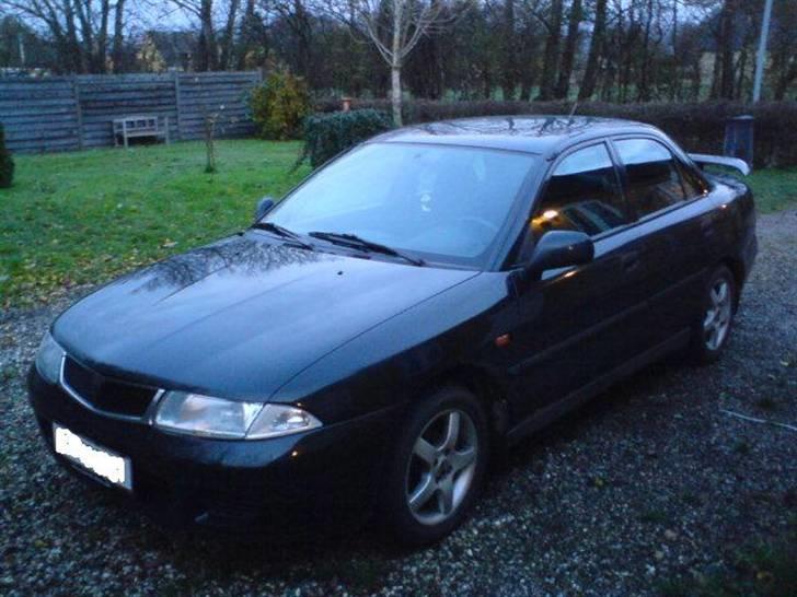 Mitsubishi carisma billede 3