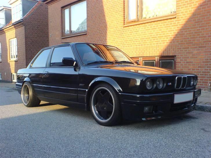 BMW E30 325i - Solgt - Lige et billede hvor der sidder centerkapsler på... billede 18