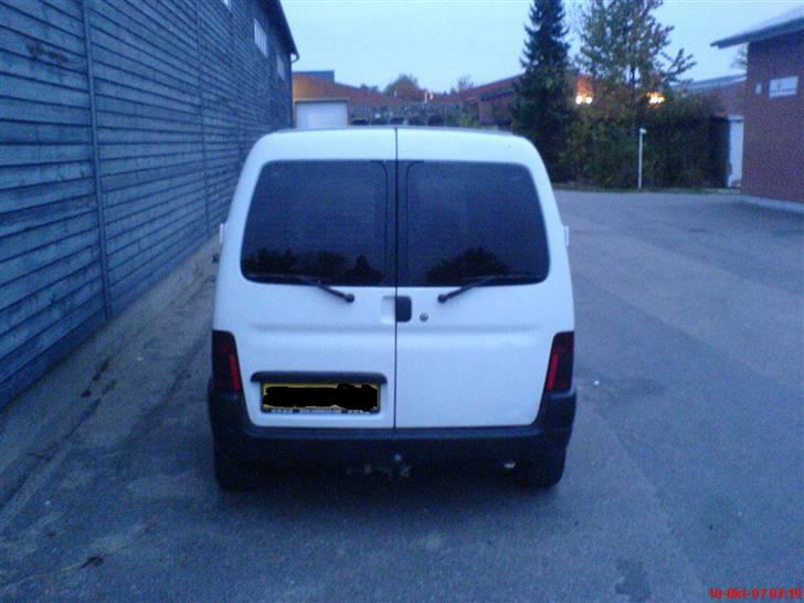 Peugeot Partner. Total skadet billede 13