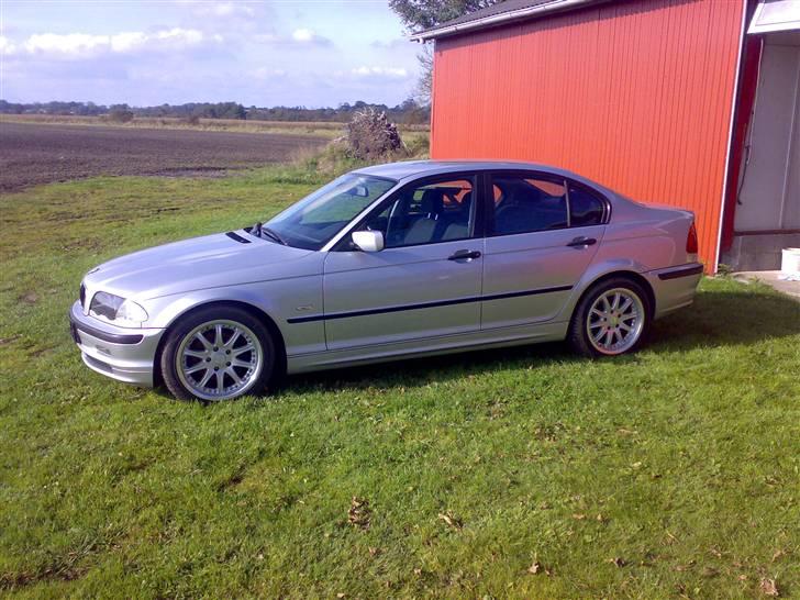 BMW E46 318I billede 1