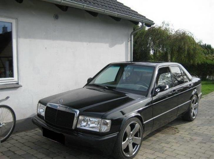Mercedes Benz E190 *SOLGT* - Bemærk forlygterne..:) billede 1