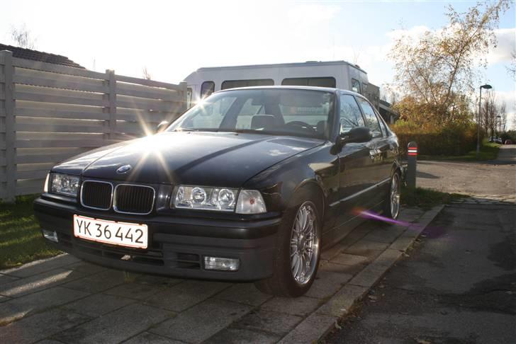 BMW 325 td billede 1