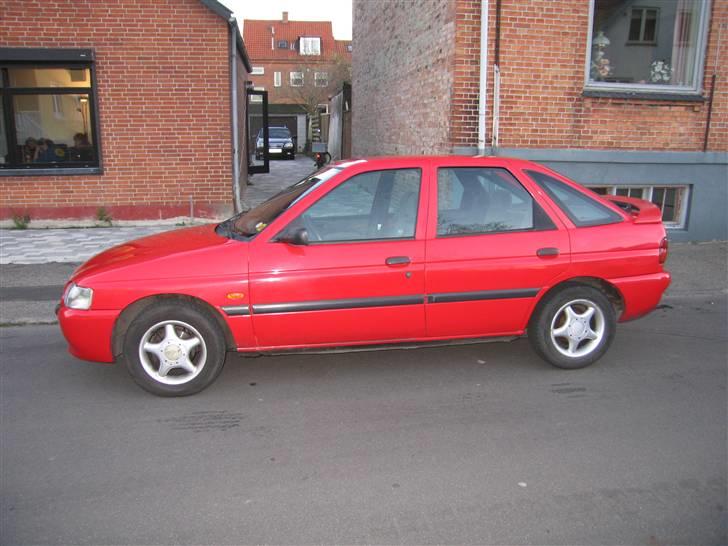 Ford Escort 1,6 CL *SOLGT* billede 4