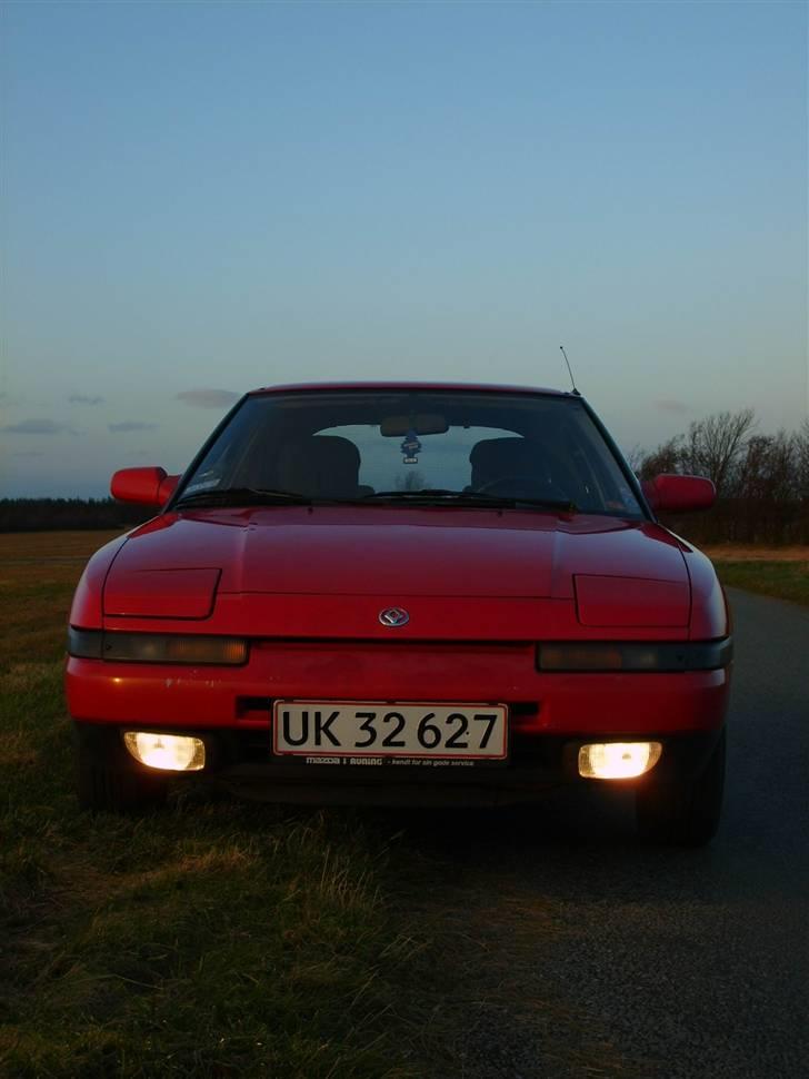 Mazda 323 f  ( Solgt!)  billede 2