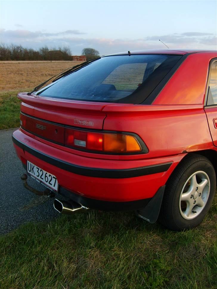 Mazda 323 f  ( Solgt!)  billede 4