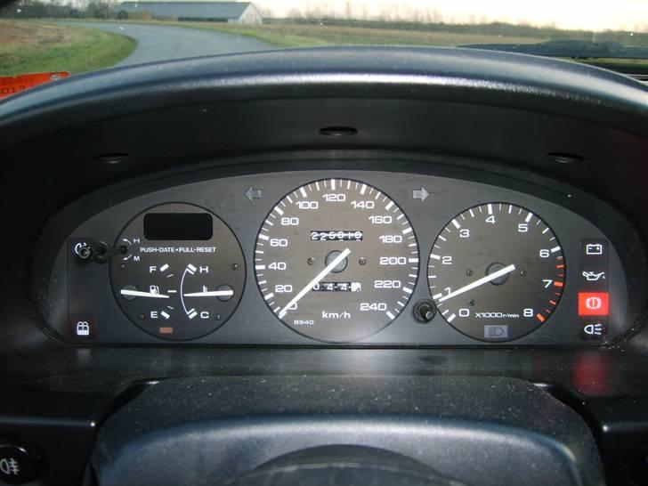 Mazda 323 f  ( Solgt!)  billede 8