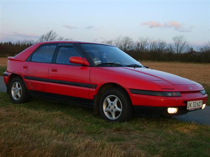 Mazda 323 f  ( Solgt!)  billede 9
