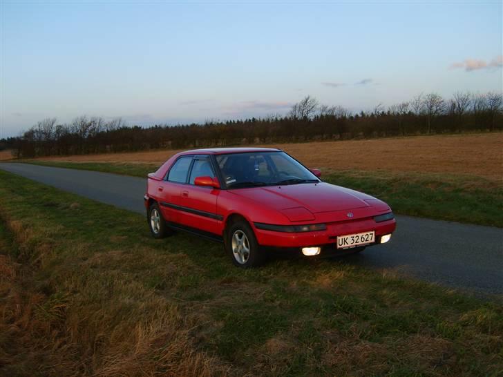 Mazda 323 f  ( Solgt!)  billede 11