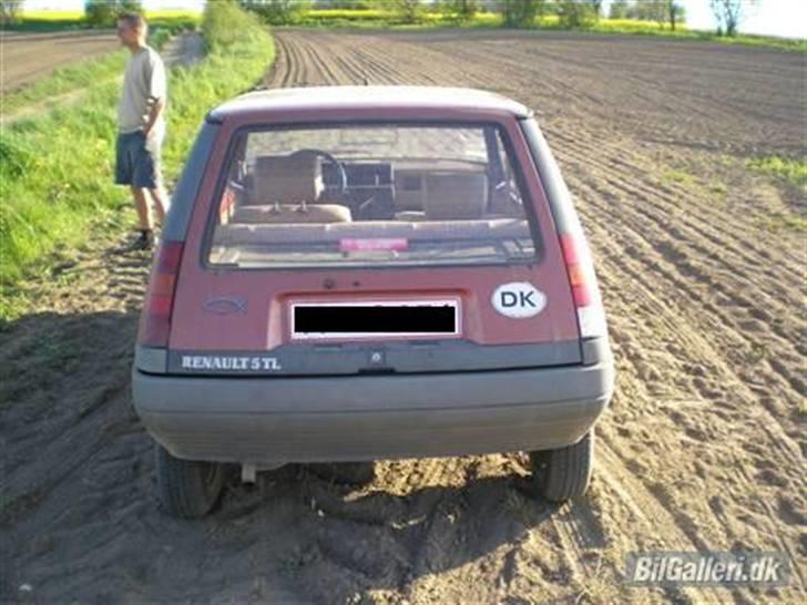 Renault R5 TL - Hos den gamle ejer da jeg hentede den :) billede 2