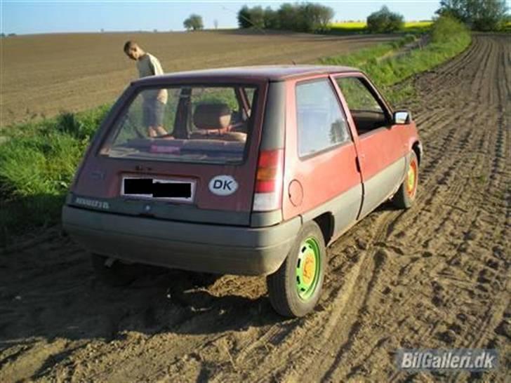 Renault R5 TL - Hos den gamle ejer da jeg hentede den :) billede 3