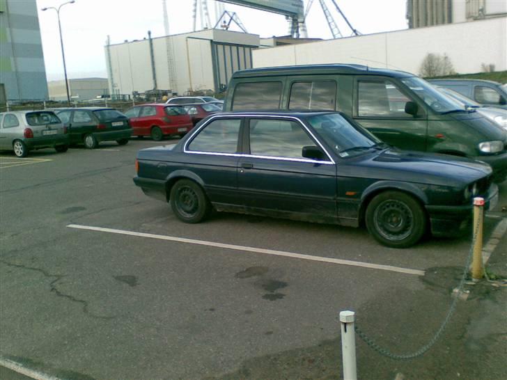 BMW 320i  ***SOLGT*** - så røg den lidt nærmere jorden.. billede 18