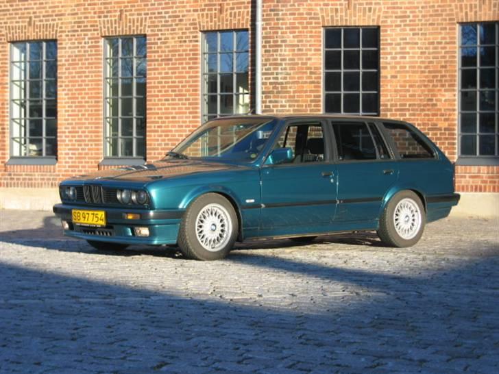 BMW 324 TD Touring van billede 2