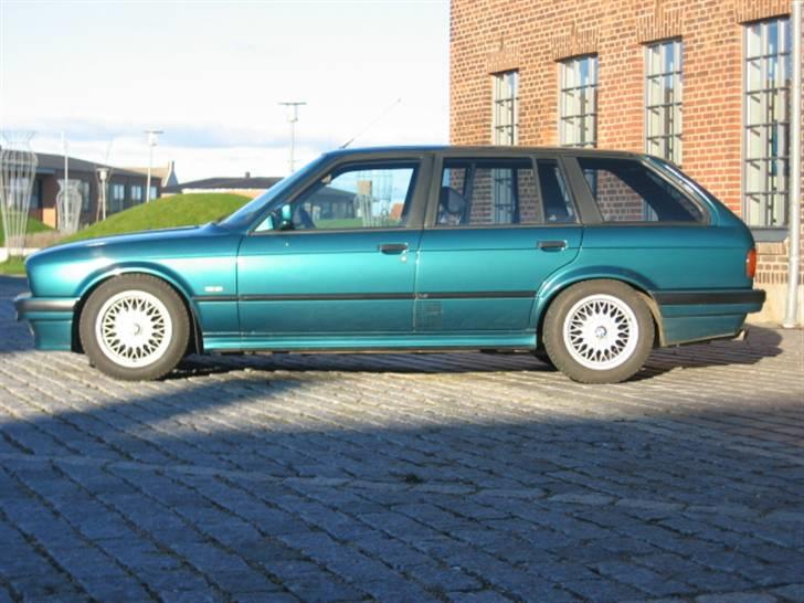 BMW 324 TD Touring van billede 4